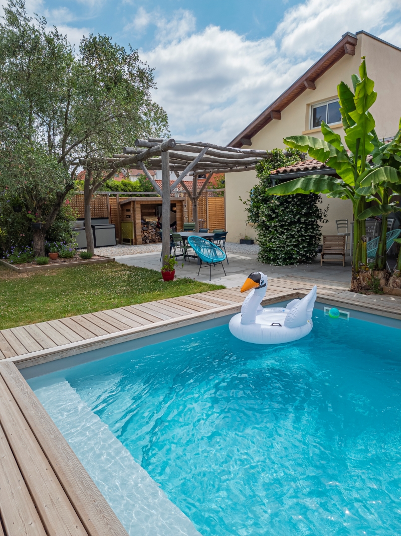 Vue sur la piscine