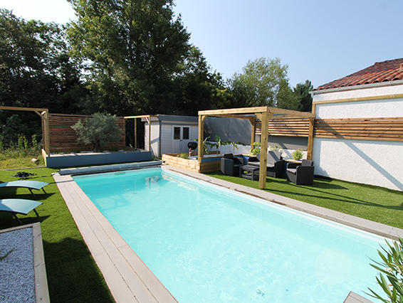 Vue sur la piscine