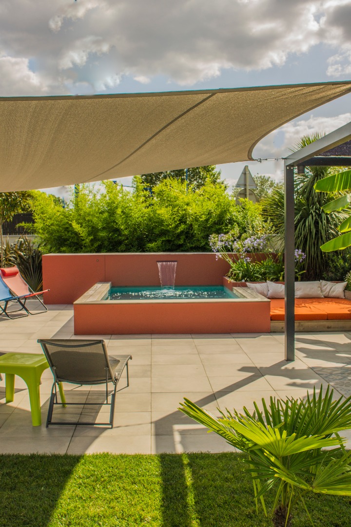 Vue sur l&rsquo;espace piscine