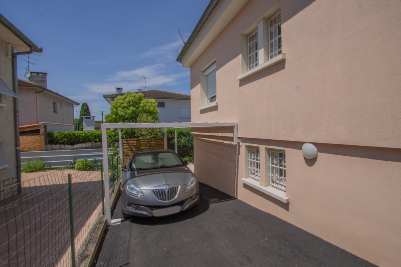 Vue sur le parking