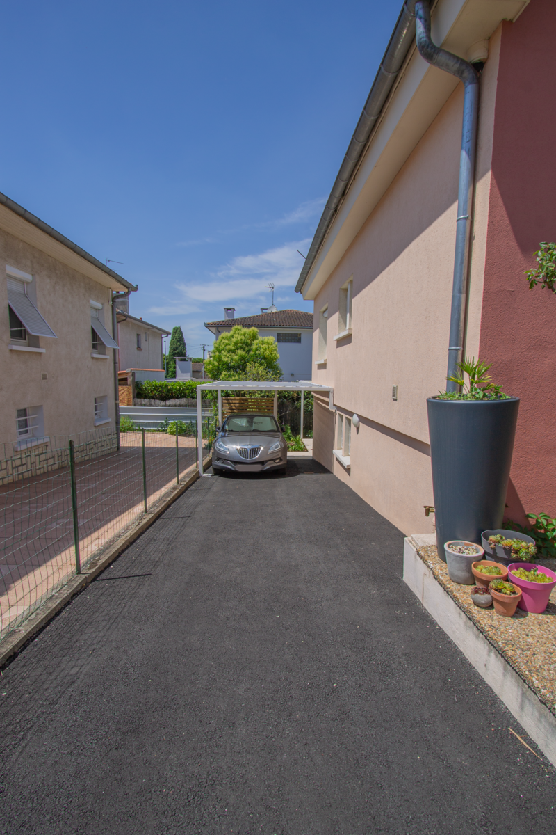 Vue sur le parking